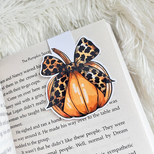 Leopard Print Pumpkin Magnetic Bookmark – Fall Autumn Reading Accessory